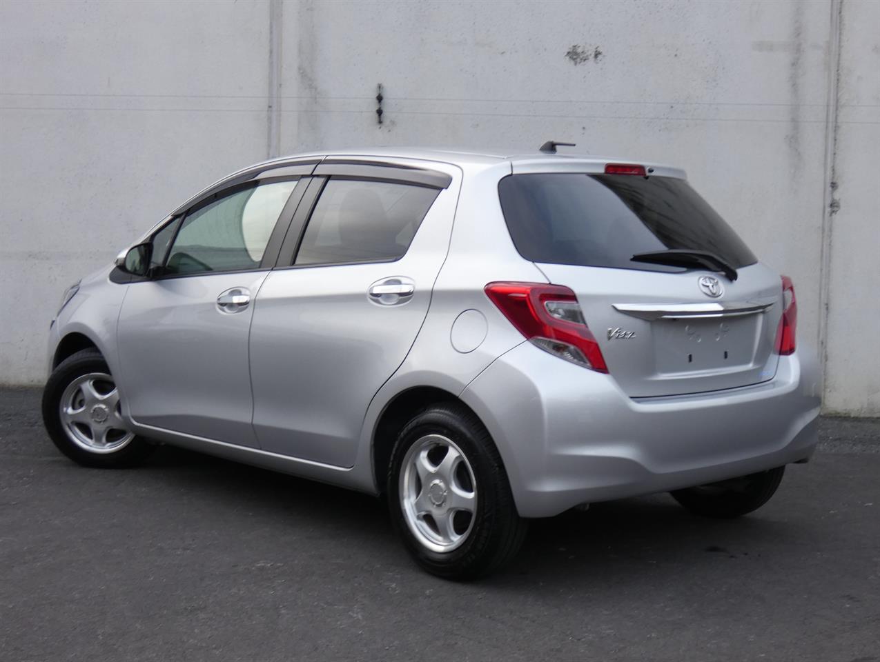 2016 Toyota VITZ