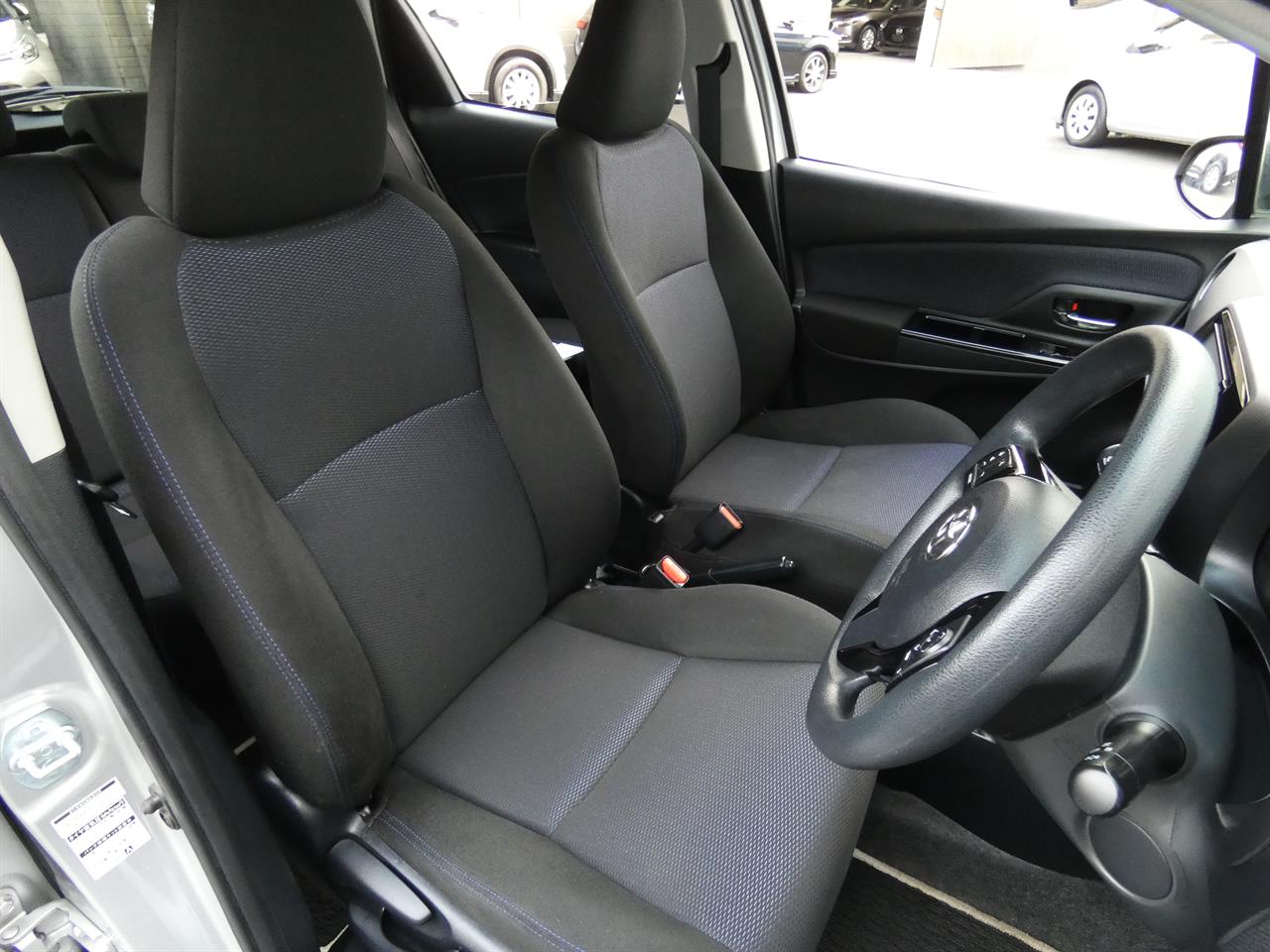 2016 Toyota VITZ