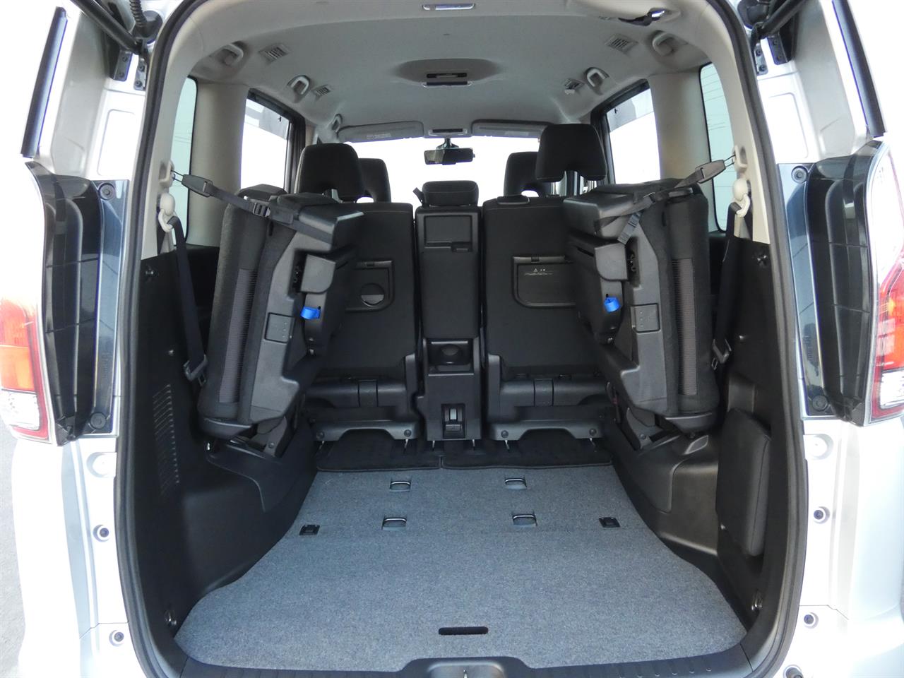 2018 Nissan SERENA