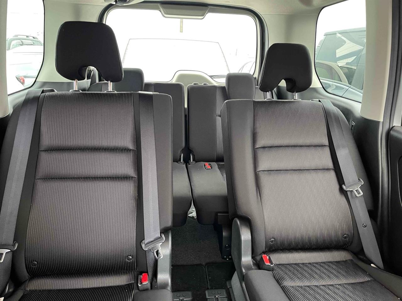 2018 Nissan SERENA