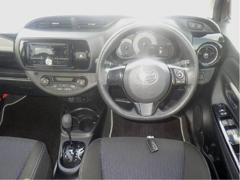 2017 Toyota VITZ