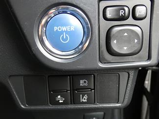2016 Toyota COROLLA - Thumbnail