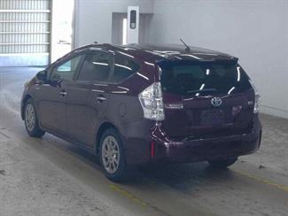 2014 Toyota Prius - Thumbnail