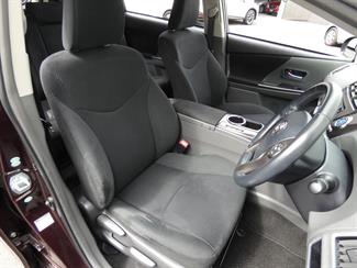 2014 Toyota Prius - Thumbnail