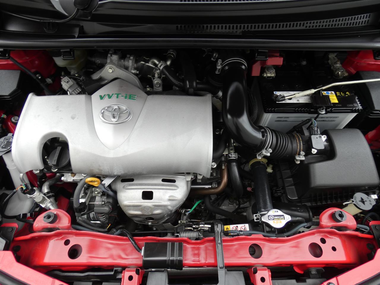 2017 Toyota VITZ