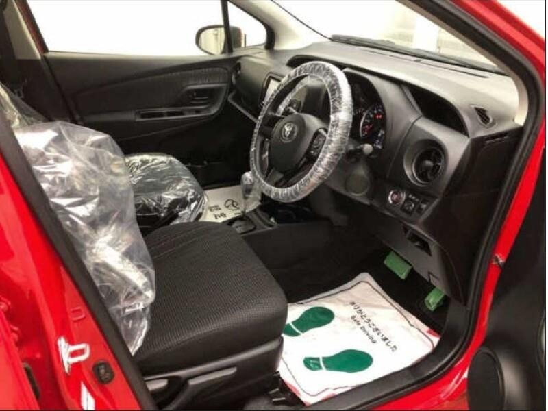 2017 Toyota VITZ