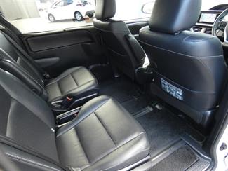 2015 Toyota Esquire - Thumbnail