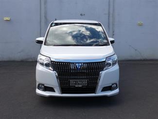 2015 Toyota Esquire - Thumbnail