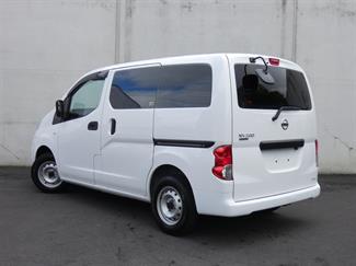 2020 Nissan NV200 - Thumbnail