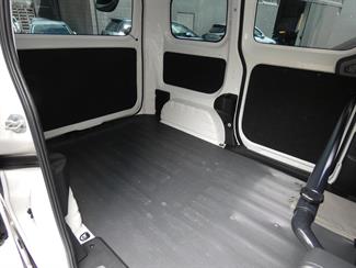 2020 Nissan NV200 - Thumbnail