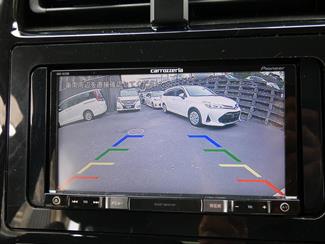 2017 Toyota Prius - Thumbnail