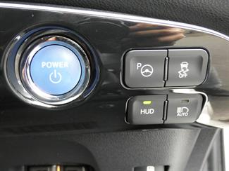 2017 Toyota Prius - Thumbnail