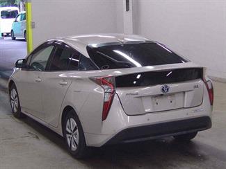 2017 Toyota Prius - Thumbnail