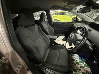 2017 Toyota Prius - Thumbnail