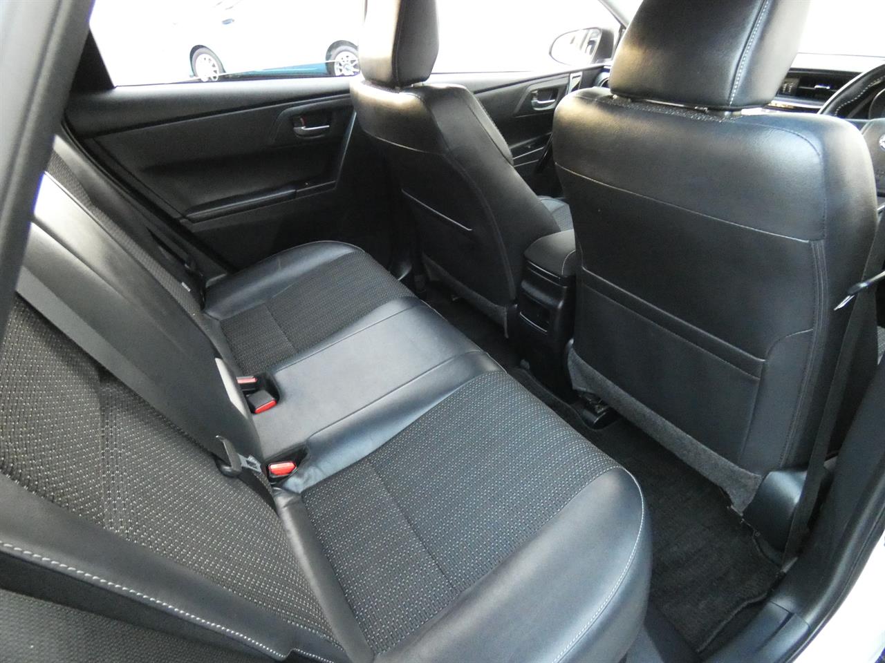 2017 Toyota AURIS