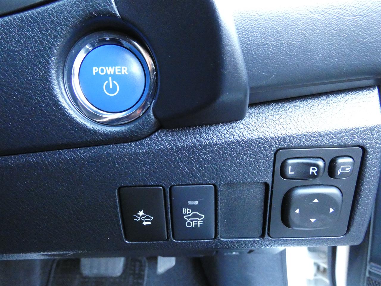 2017 Toyota AURIS