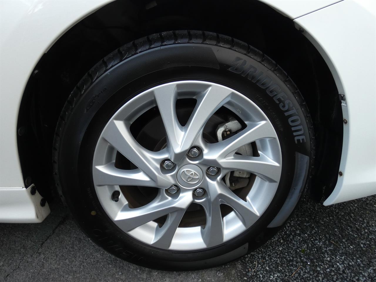 2017 Toyota AURIS