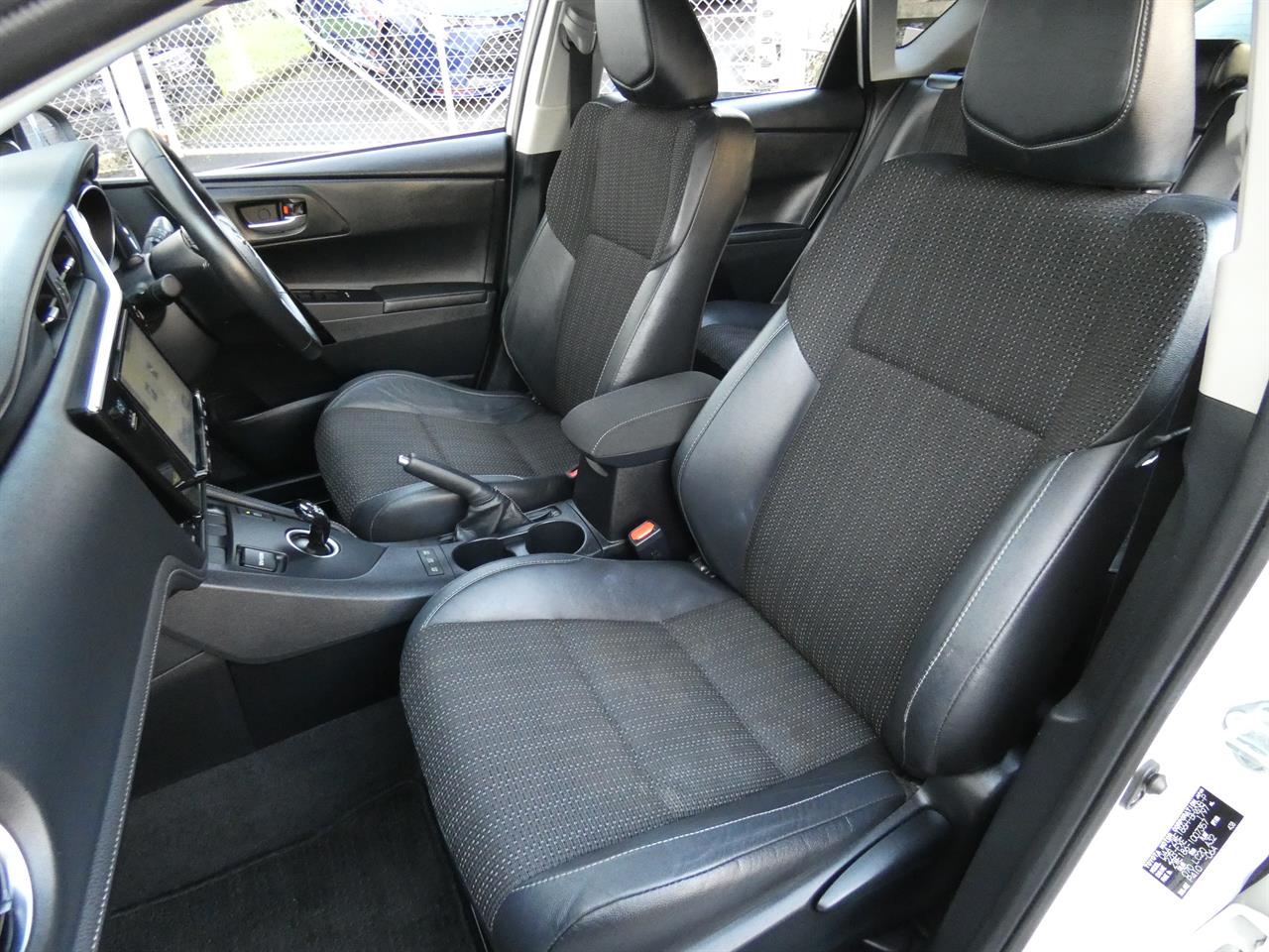 2017 Toyota AURIS