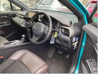 2017 Toyota C-HR - Thumbnail