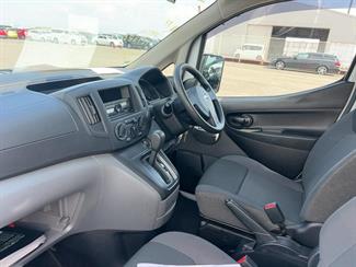 2020 Nissan NV200 - Thumbnail