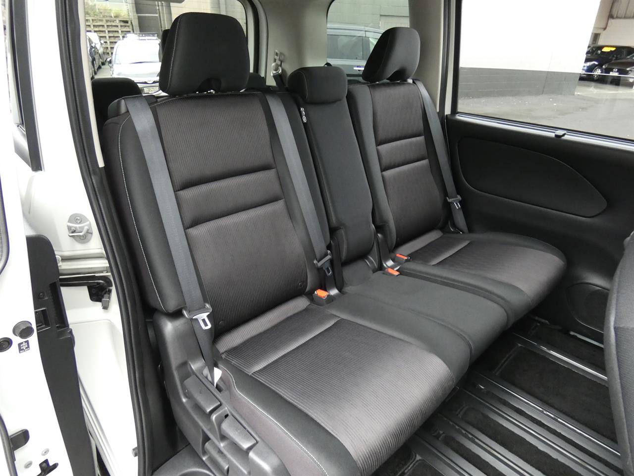 2016 Nissan SERENA
