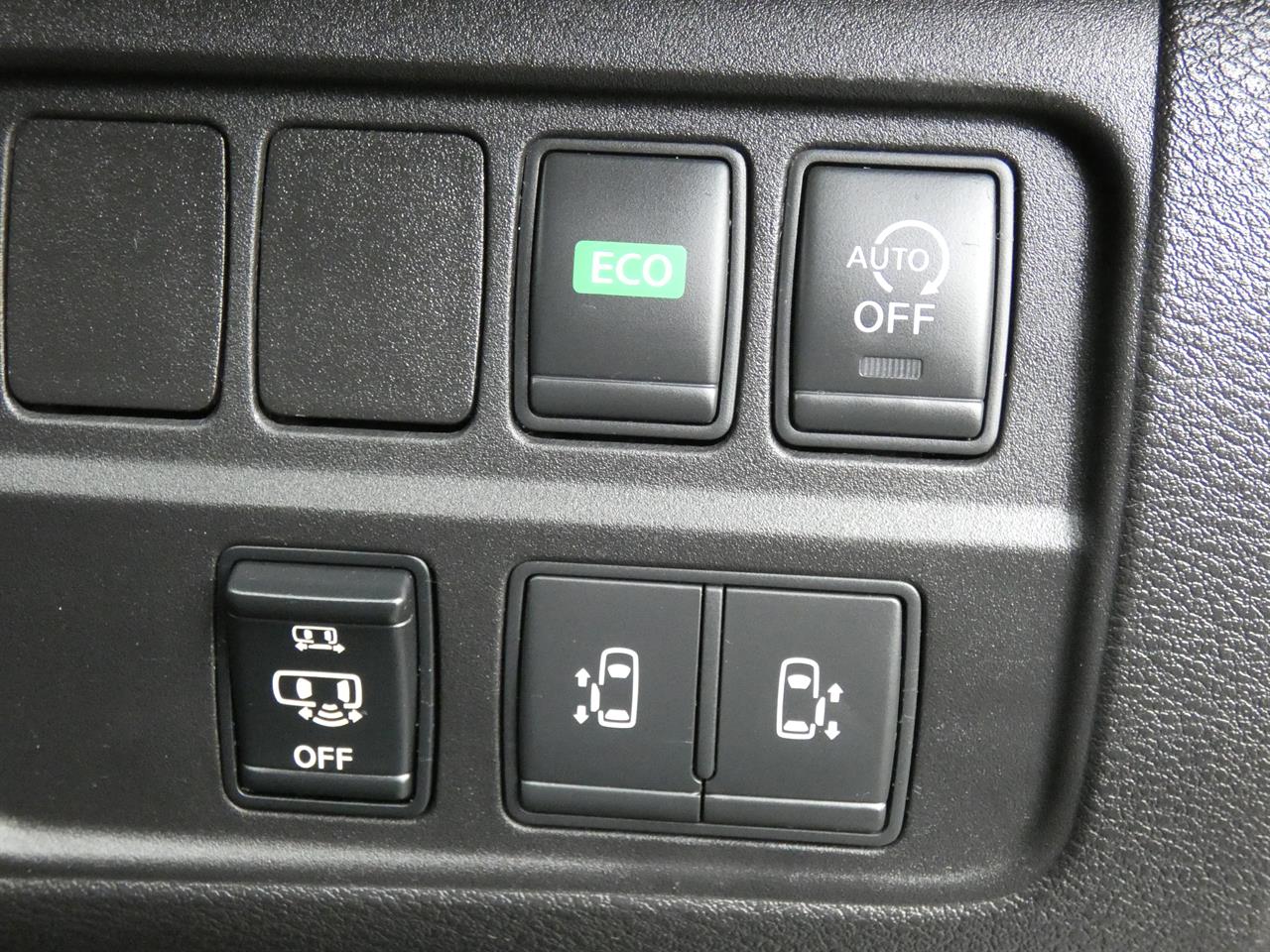 2016 Nissan SERENA
