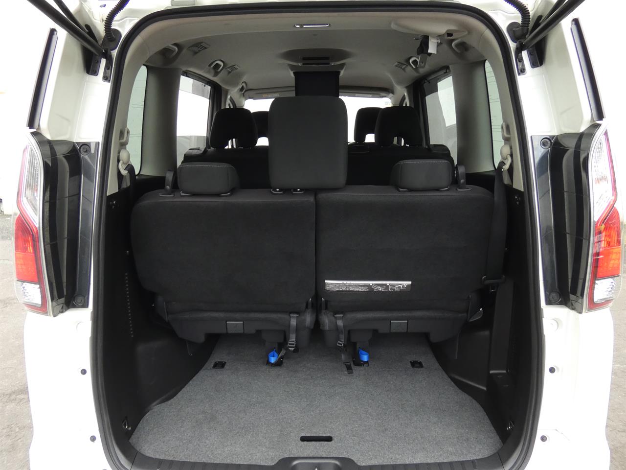 2016 Nissan SERENA