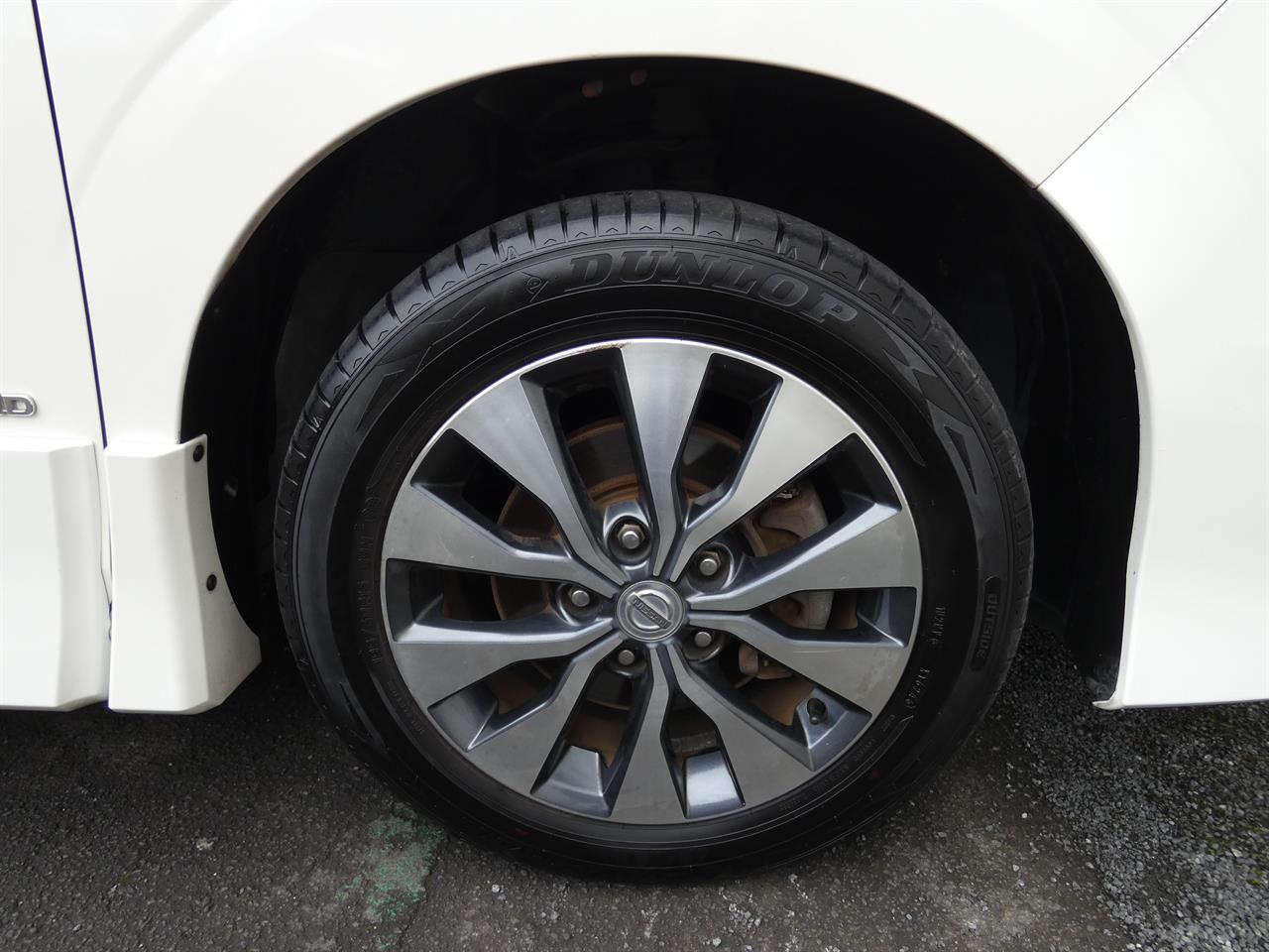 2016 Nissan SERENA