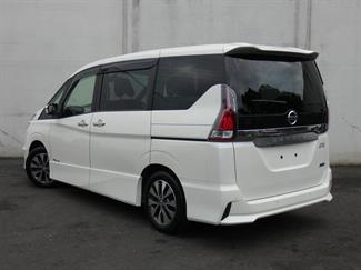 2016 Nissan SERENA - Thumbnail