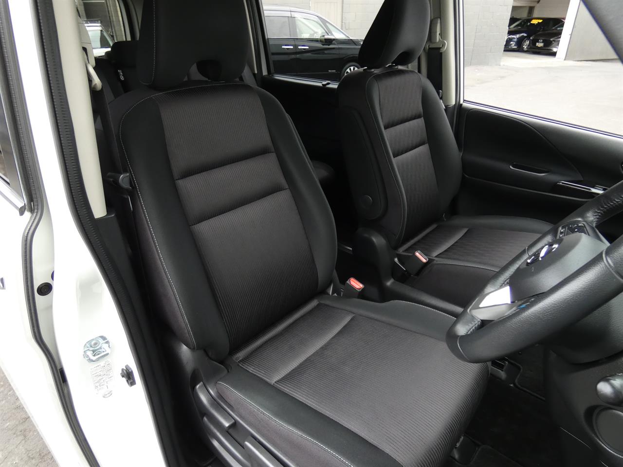2016 Nissan SERENA