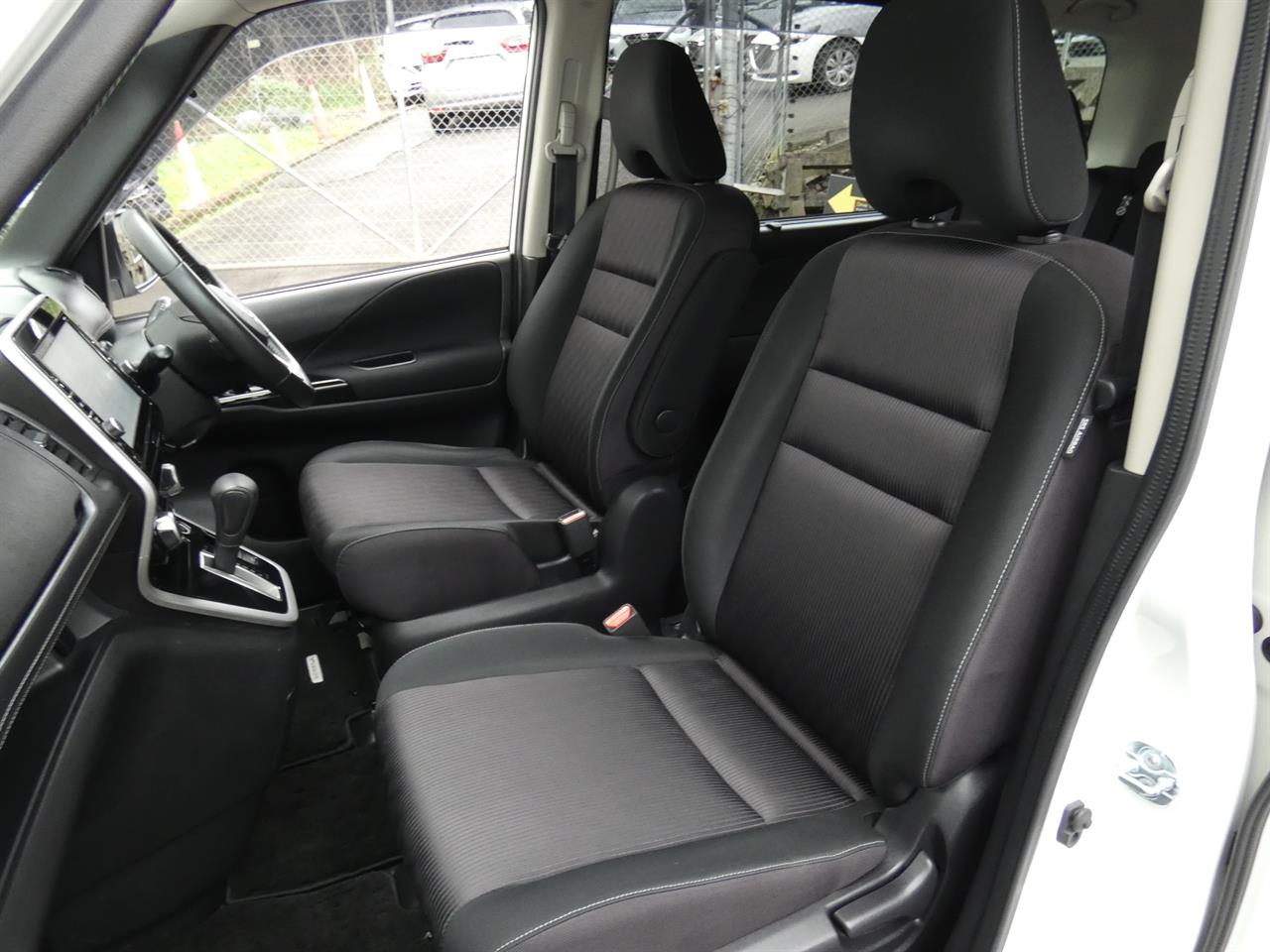 2016 Nissan SERENA
