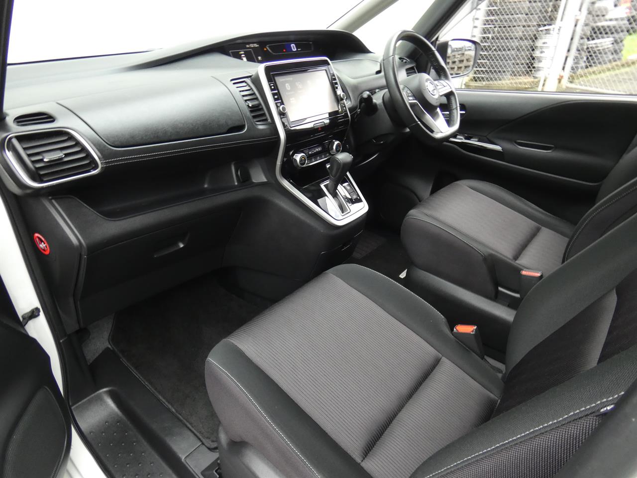 2016 Nissan SERENA