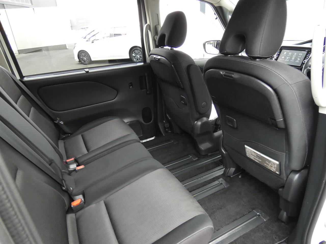 2016 Nissan SERENA