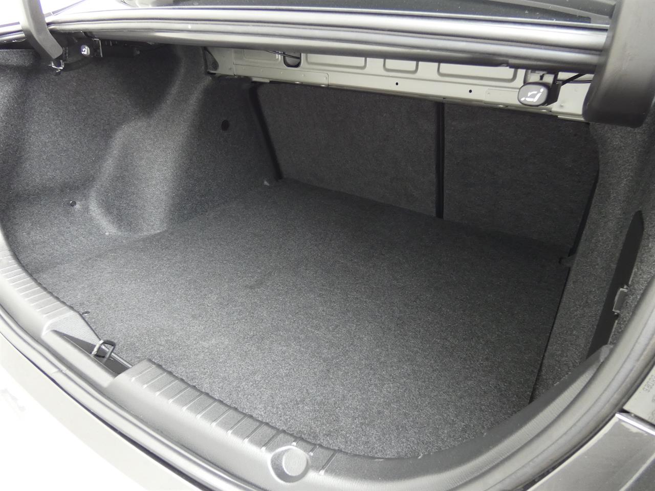 2016 Mazda AXELA
