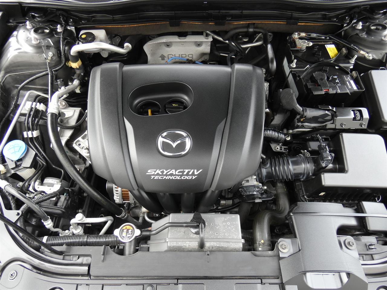 2016 Mazda AXELA