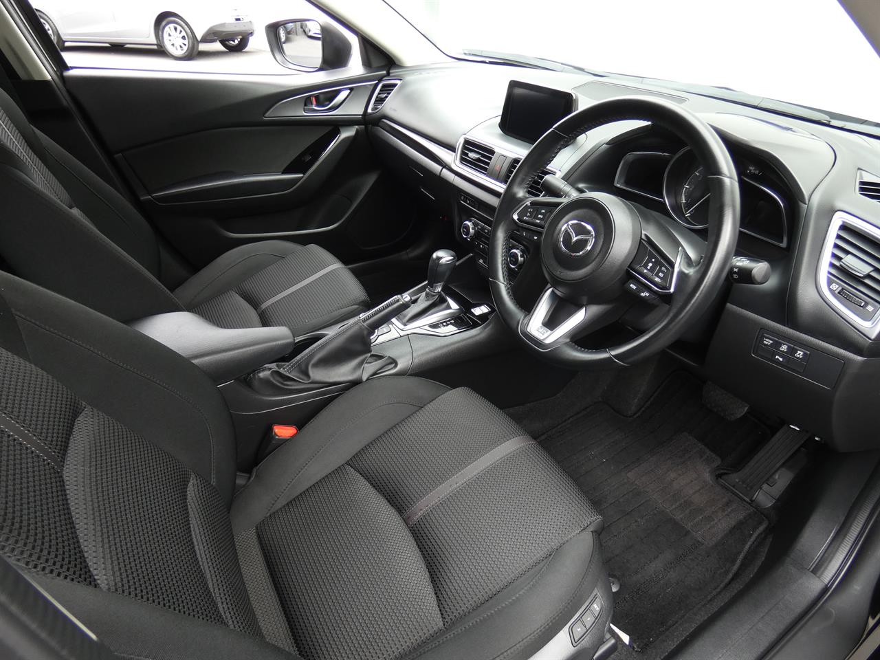 2016 Mazda AXELA