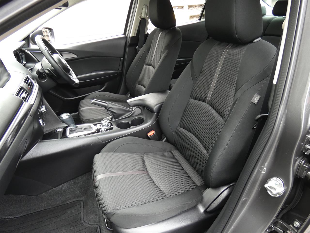 2016 Mazda AXELA