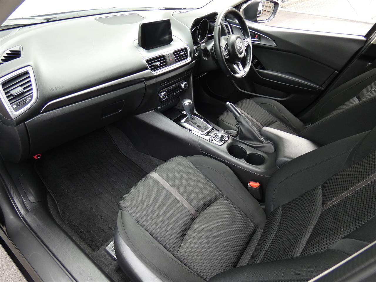 2016 Mazda AXELA