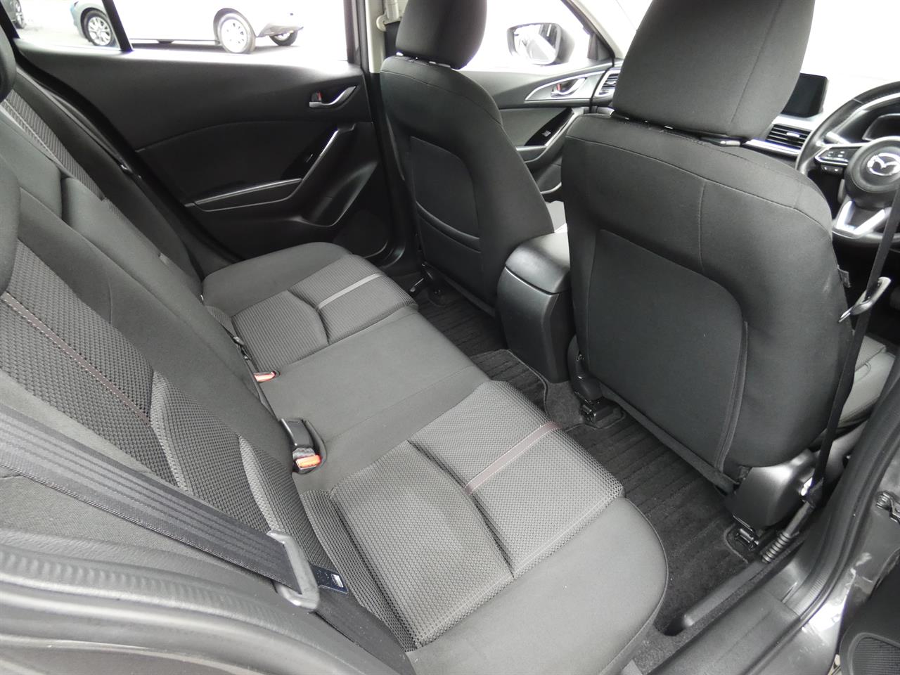 2016 Mazda AXELA