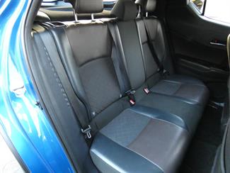 2017 Toyota C-HR - Thumbnail