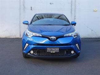 2017 Toyota C-HR - Thumbnail