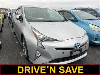 2018 Toyota Prius - Thumbnail