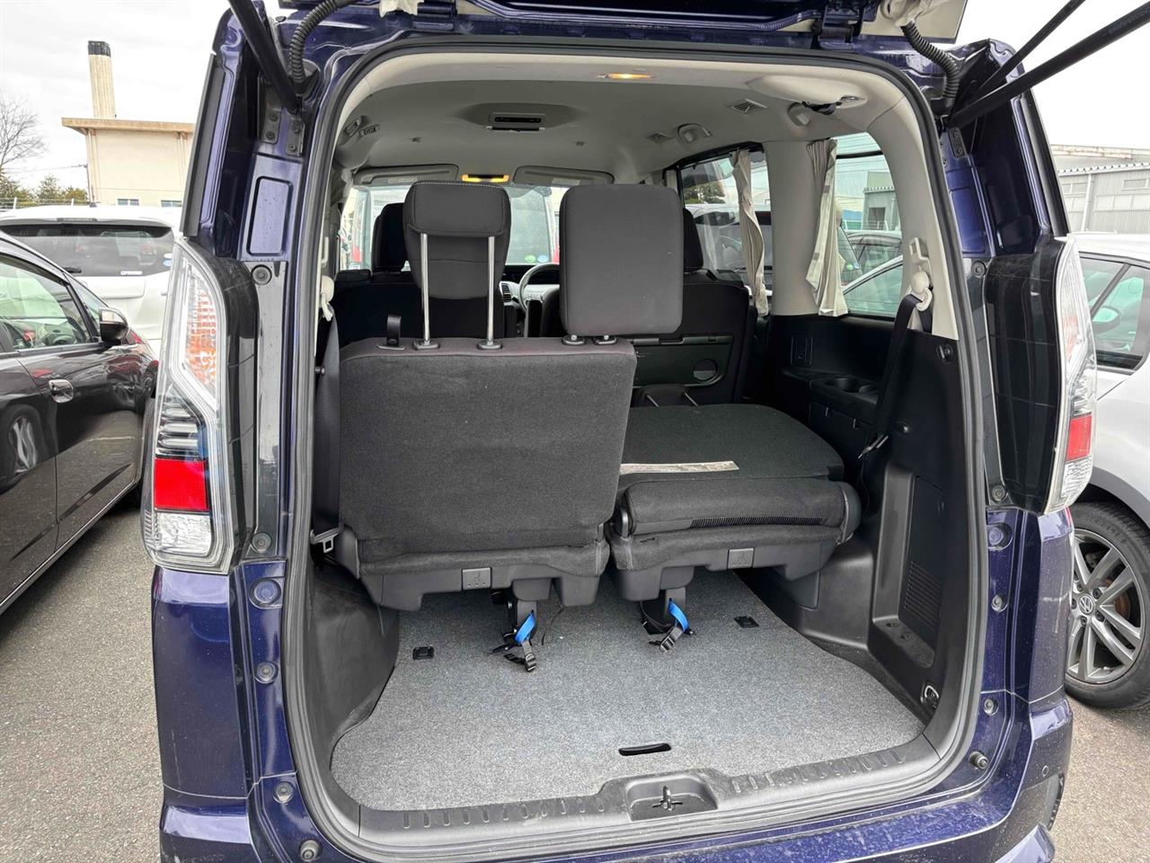 2018 Nissan SERENA