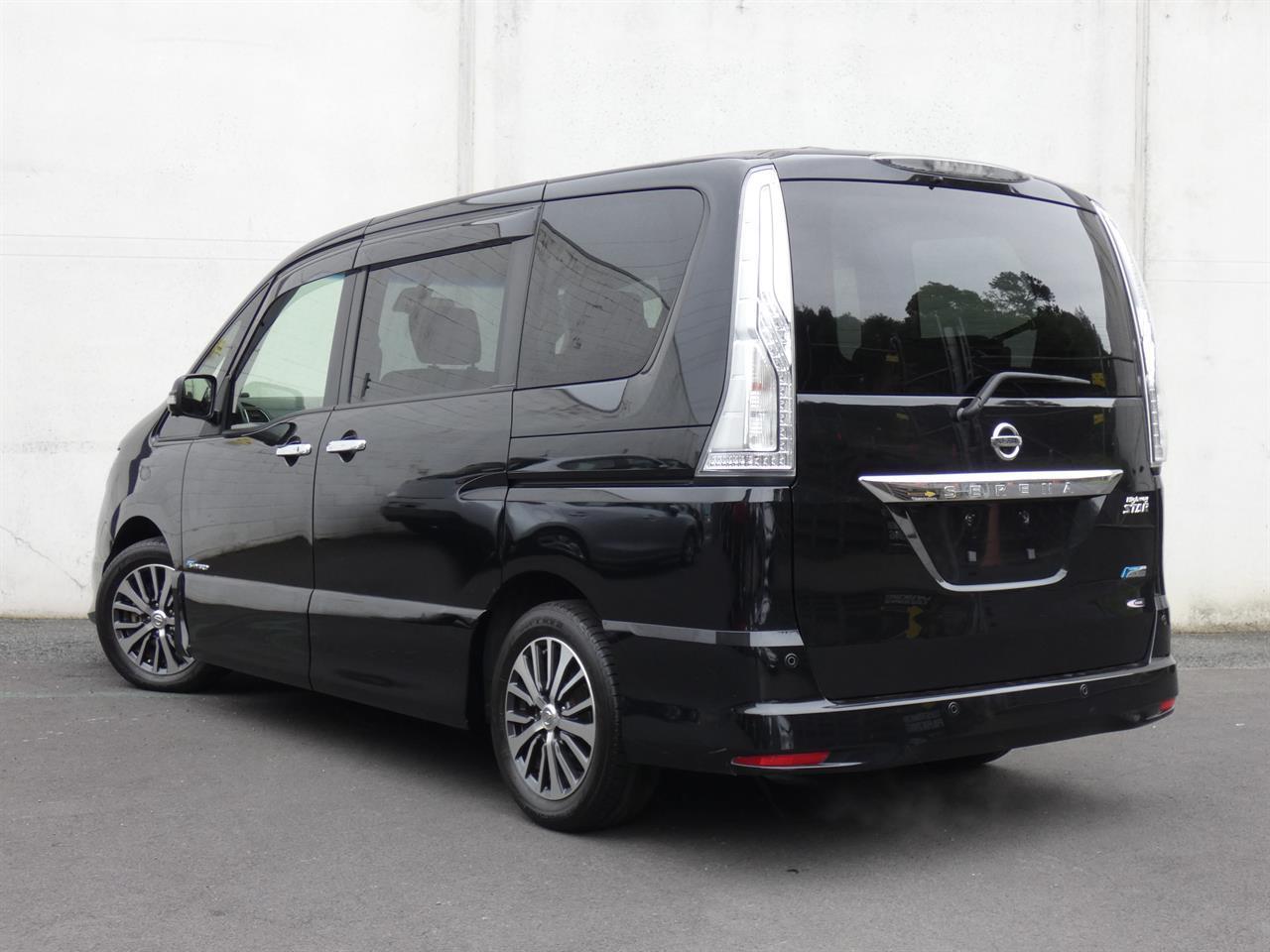 2015 Nissan SERENA