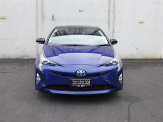 2018 Toyota Prius - Thumbnail