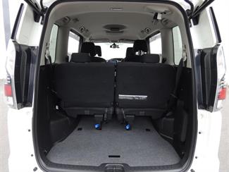 2018 Nissan SERENA - Thumbnail