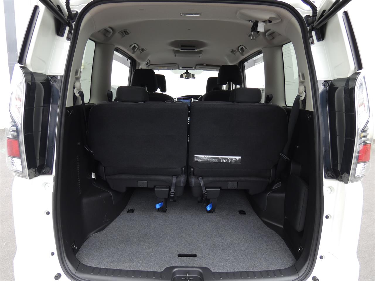 2018 Nissan SERENA