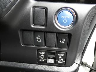 2015 Toyota Esquire - Thumbnail
