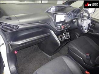 2015 Toyota Esquire - Thumbnail