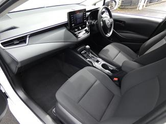 2021 Toyota COROLLA - Thumbnail